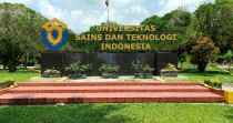 SAH. STMIK Amik Riau Telah Bertransformasi Menjadi Universitas Sains dan Teknologi Indonesia (USTI)