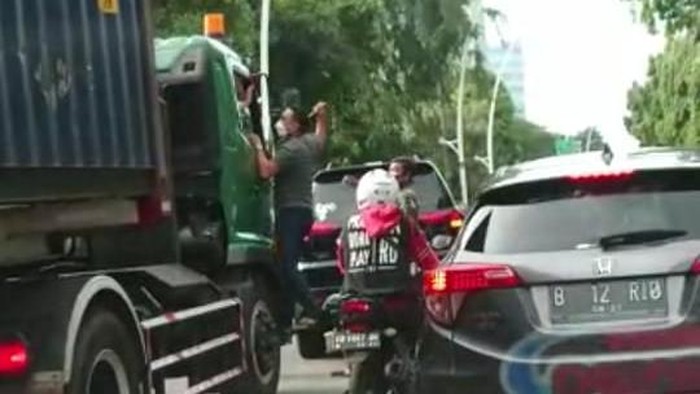 Polisi Tangkap Pria Penganiaya Sopir Truk Kontainer di Jakarta Utara
