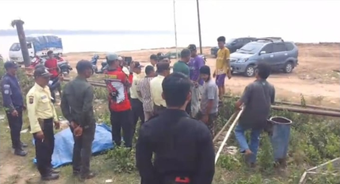 Ali Usman Cs kecewa Pemasangan Spanduk Pemberitahuan di sambut arogan oleh Pihak Pengamanan PT Arara Abadi