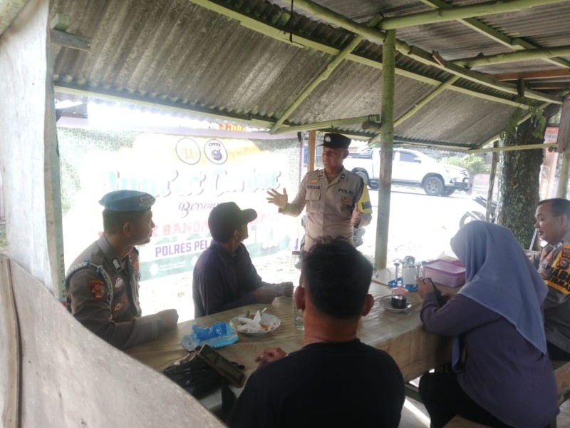 Polsek Bandar Sei Kijang Kembali Laksanakan Kegiatan Jum'at Curhat Dijalan Lintas Timur KM 34