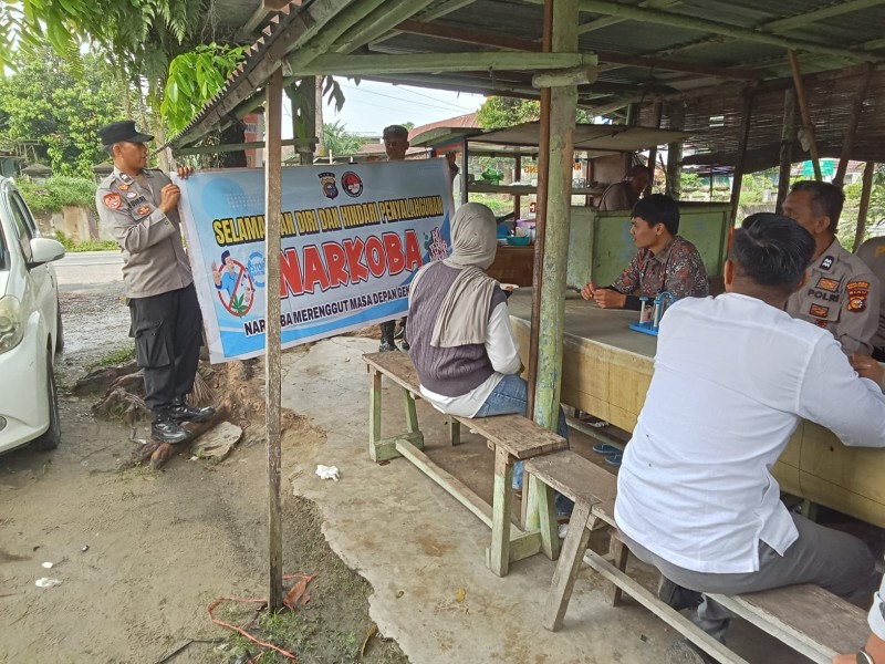 Polsek Bandar Sei Kijang Gelar Sosialisasi Anti Narkoba di Warung Sarapan Sekijang