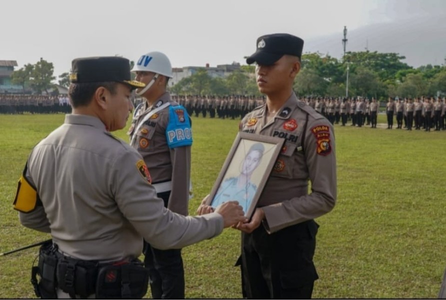 Ungkap Sabu 53 Kg dan 30 Ribu Butir Pil Ekstasi, Kompol Ryan Fajri Terima Penghargaan Dari Kapolda dan 1 Polisi Dipecat Terlibat Narkoba