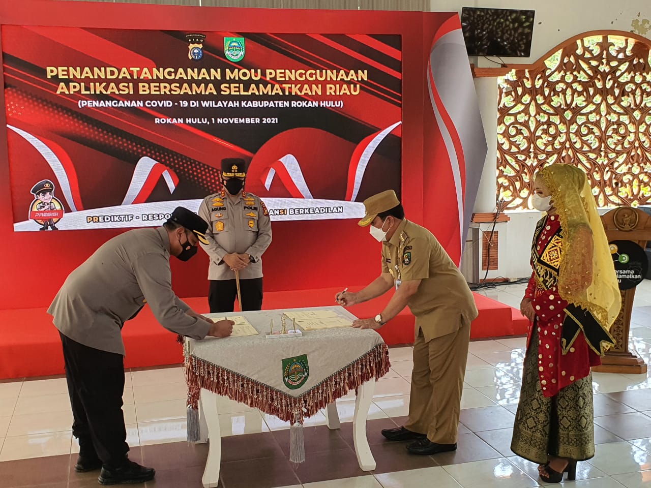 Untuk Tangani Covid19, Kapolda Riau Launching Aplikasi Canggih BSR, Bupati Rohul Ucapkan Terimakasih