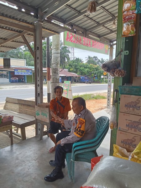 Bhabinkamtibmas Polsek Bandar Seikijang Laksanakan DDS Sambang Rumah Warga