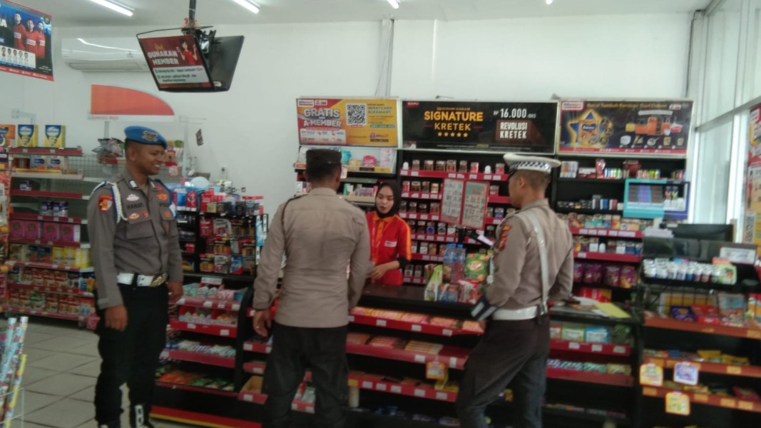 Polsek Bandar Sei Kijang Kembali Gelar Kegiatan Rutin Yang Ditingkatkan (KRYD) di Toko Grosiran