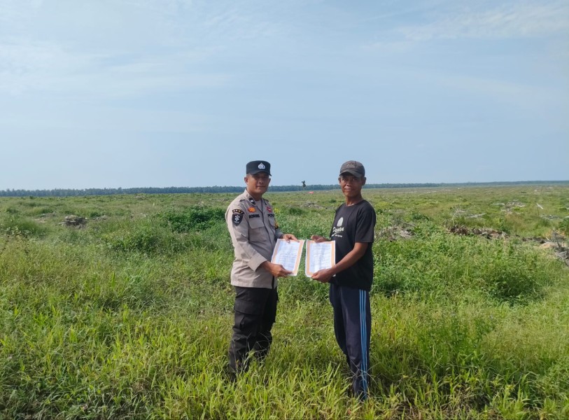 “Patroli Karhutla dan Penyebaran Maklumat Kapolda Riau: Upaya Polsek Bandar Sei Kijang Mencegah Kebakaran Hutan dan Lahan”