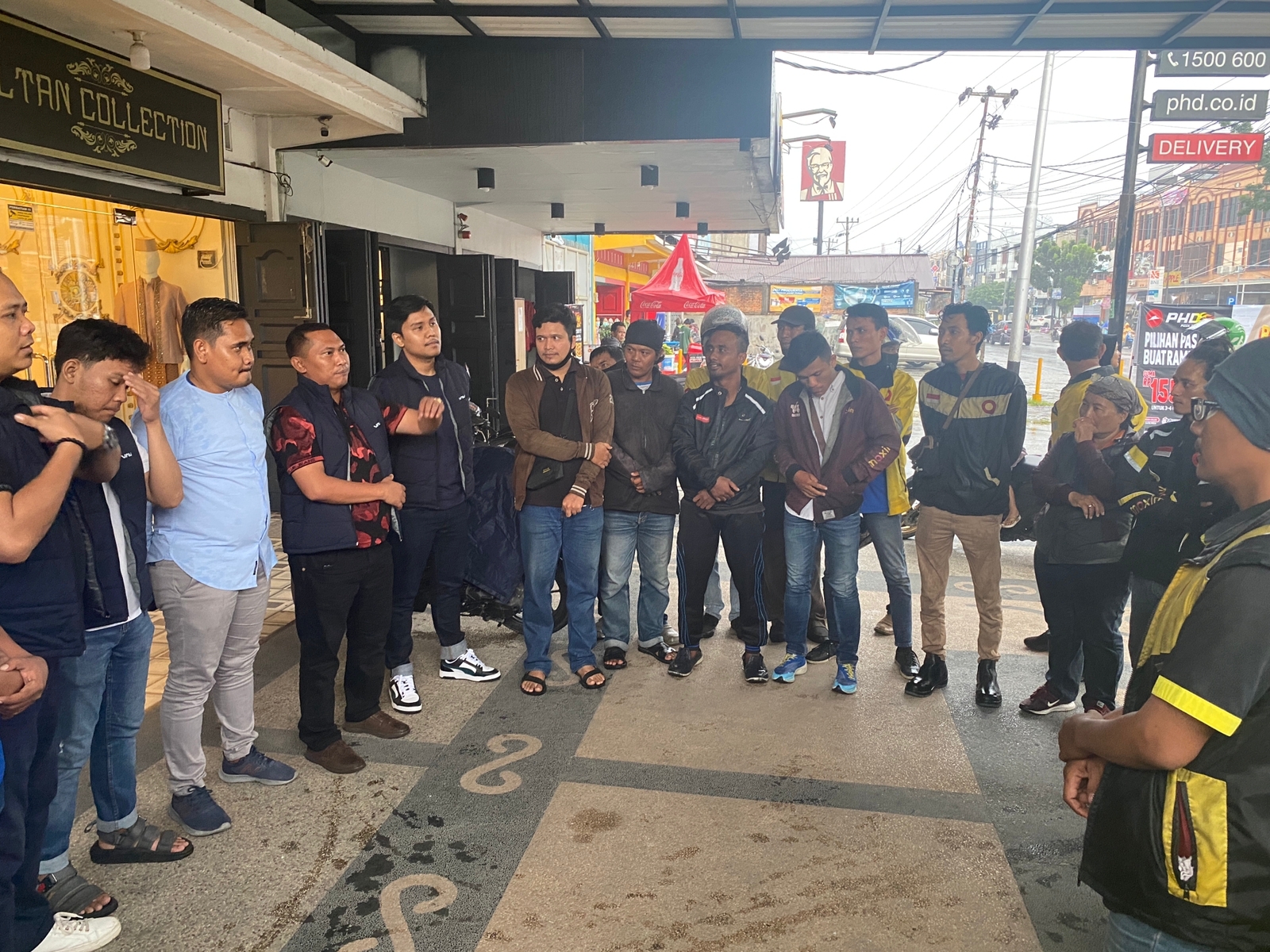 Lanjutkan Program Jumat Berkah, KNPI Pekanbaru Kembali Bagikan Pertalite, Akan Bergulir Setiap Kecamatan di Pekanbaru