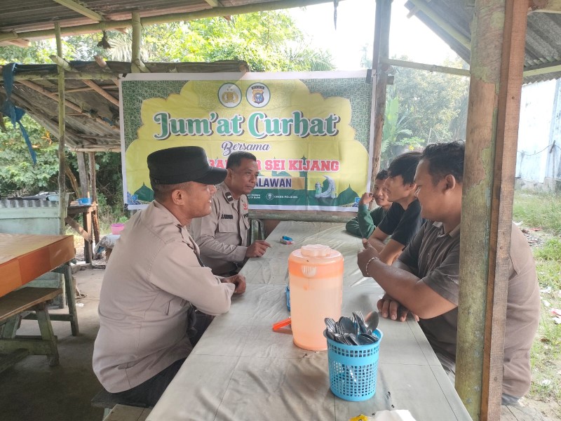 Polsek Bandar Sei Kijang Gelar Jum’at Curhat, Serap Aspirasi Warga di Warung Mbak Yus