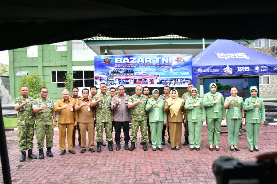 Semarak HUT ke-81 TNI, Korem 031/WB Gelar Bazar Murah untuk Masyarakat