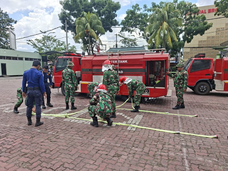 Danrem 031/WB di wakili Kasrem 031/WB membuka pelatihan operasional kendaraan Damkar dan penanganan kebakaran