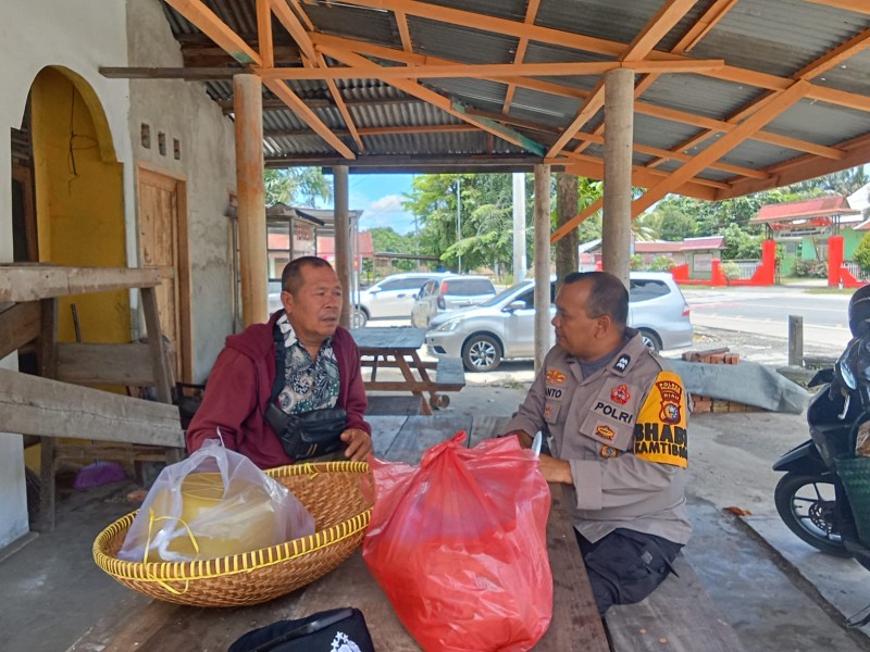 Bhabinkamtibmas Bandar Seikijang Gelar Silaturahmi dan Cooling System di Desa Simpang Beringin
