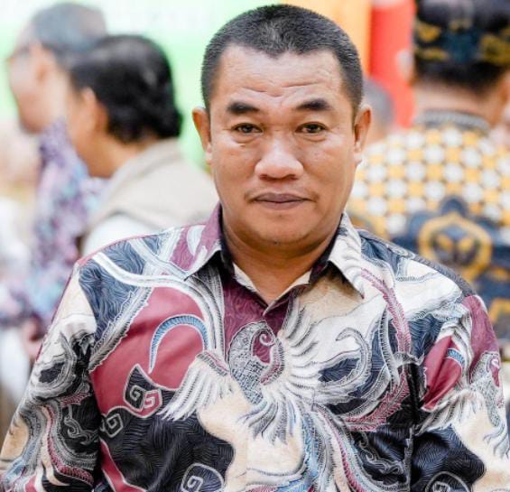 Nasrol Akmal Tegaskan: Pengadaan Seragam Tanggung Jawab Orang Tua, Bukan Dinas Pendidikan