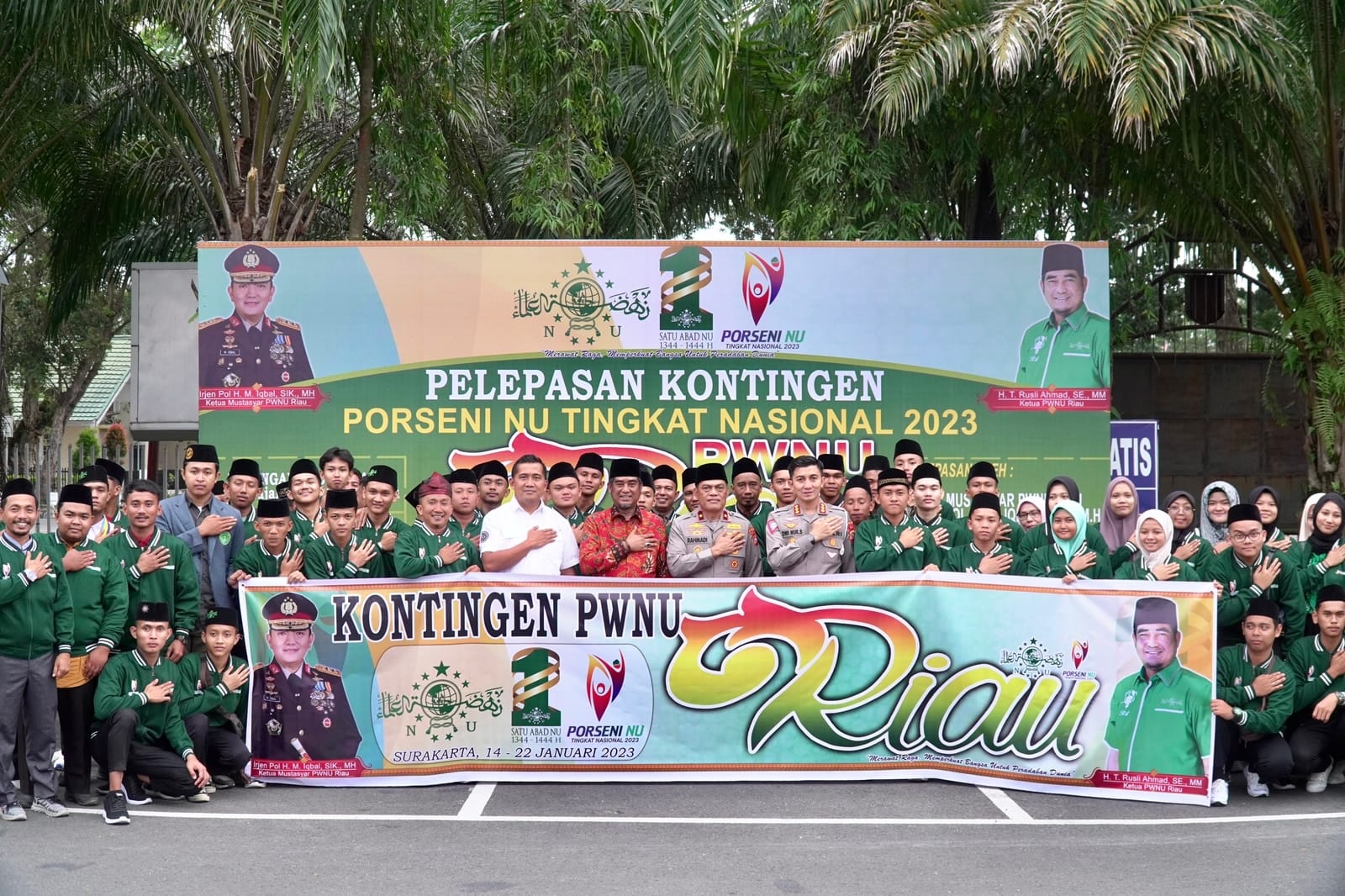 Ketua PW NU Riau H. T Rusli Ahmad Bersama Wakapolda Riau Lepas Kontingen Porseni NU Riau Ke Solo