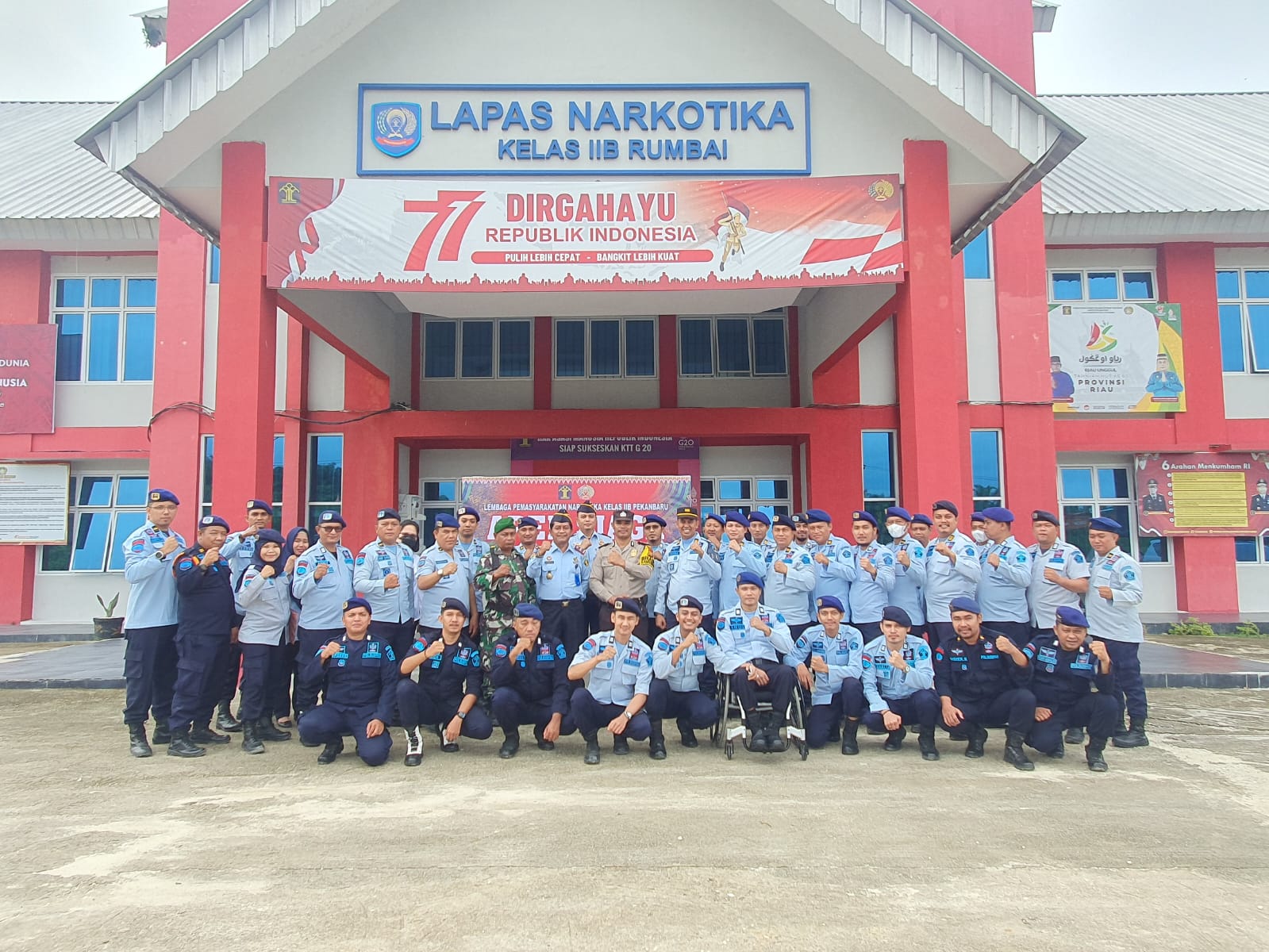 Tingkatkan Kewaspadaan Jelang Nataru, Lapas Narkotika Rumbai Pekanbaru Gelar Apel Siaga Bersama TNI - Polri