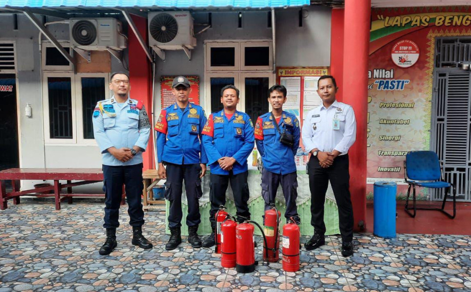 Langkah Deteksi Dini, Lapas Bengkalis Lakukan Pengecekan Apar Secara Berkala