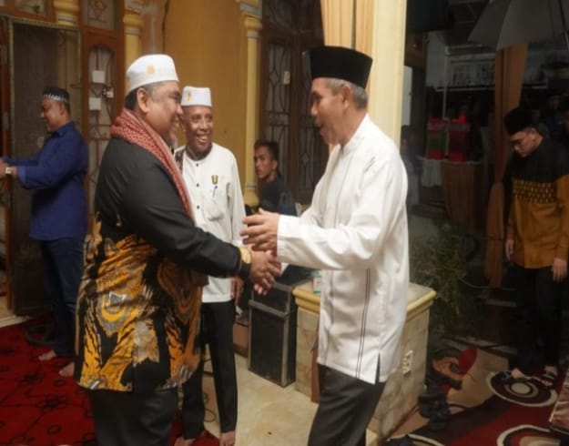 Pj Bupati Kampar Sambangi Rumah Kiyai, Ini Yang Dibahas Bupati Dikediaman Kiyai