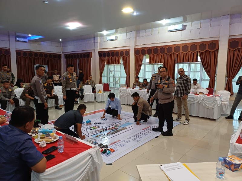 Wakapolda Riau Pimpin Gladi Posko dan Tactical Floor Game, Pastikan Pacu Jalur Nasional Kuansing Aman