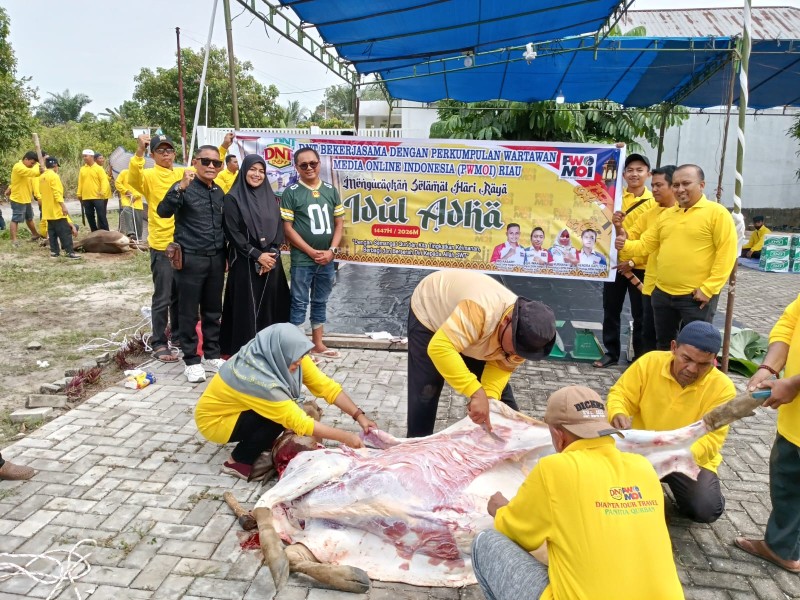PWMOI Riau dan DNT Tour and Travel Gelar Kurban Perdana, Pererat Solidaritas Pengurus