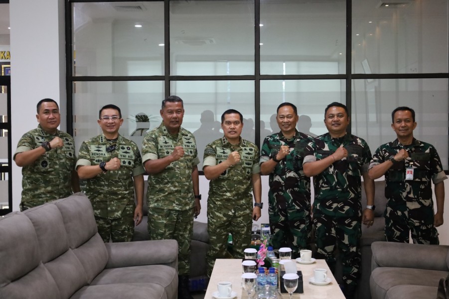 Kodam XIX Tuanku Tambusai Perkuat Sinergi Antarmatra, Pangdam Terima Audiensi Rombongan Sesko AU