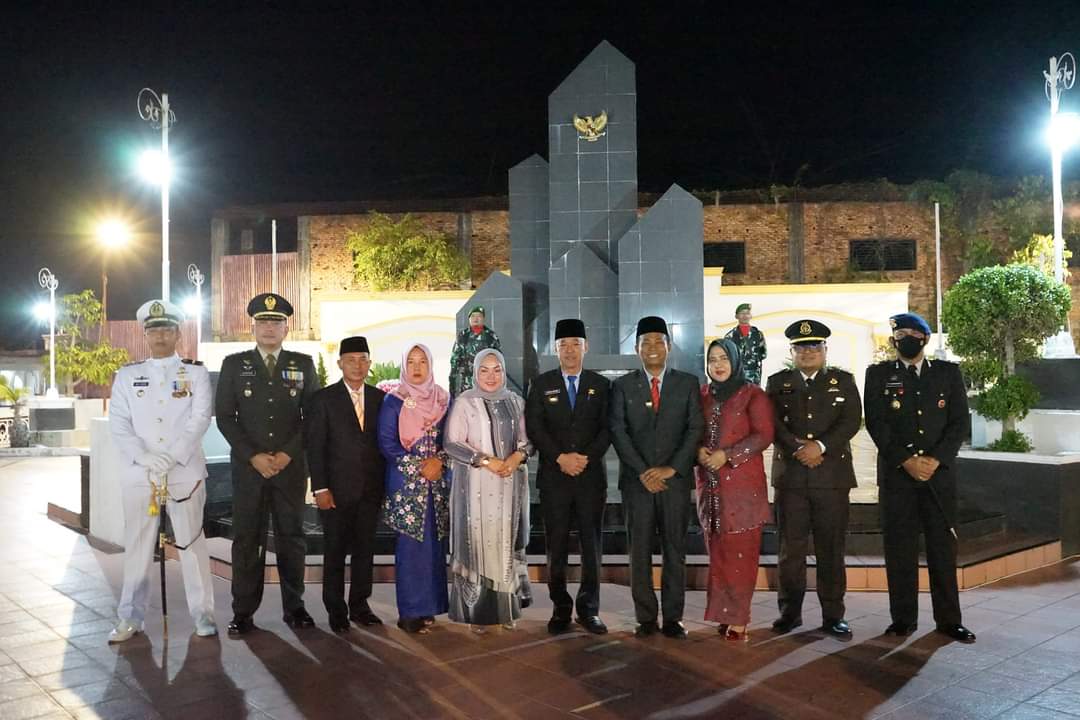 Bupati Rohil dan Forkompimda Laksanakan Renungan Suci di Taman Makam Pahlawan Bagansiapiapi