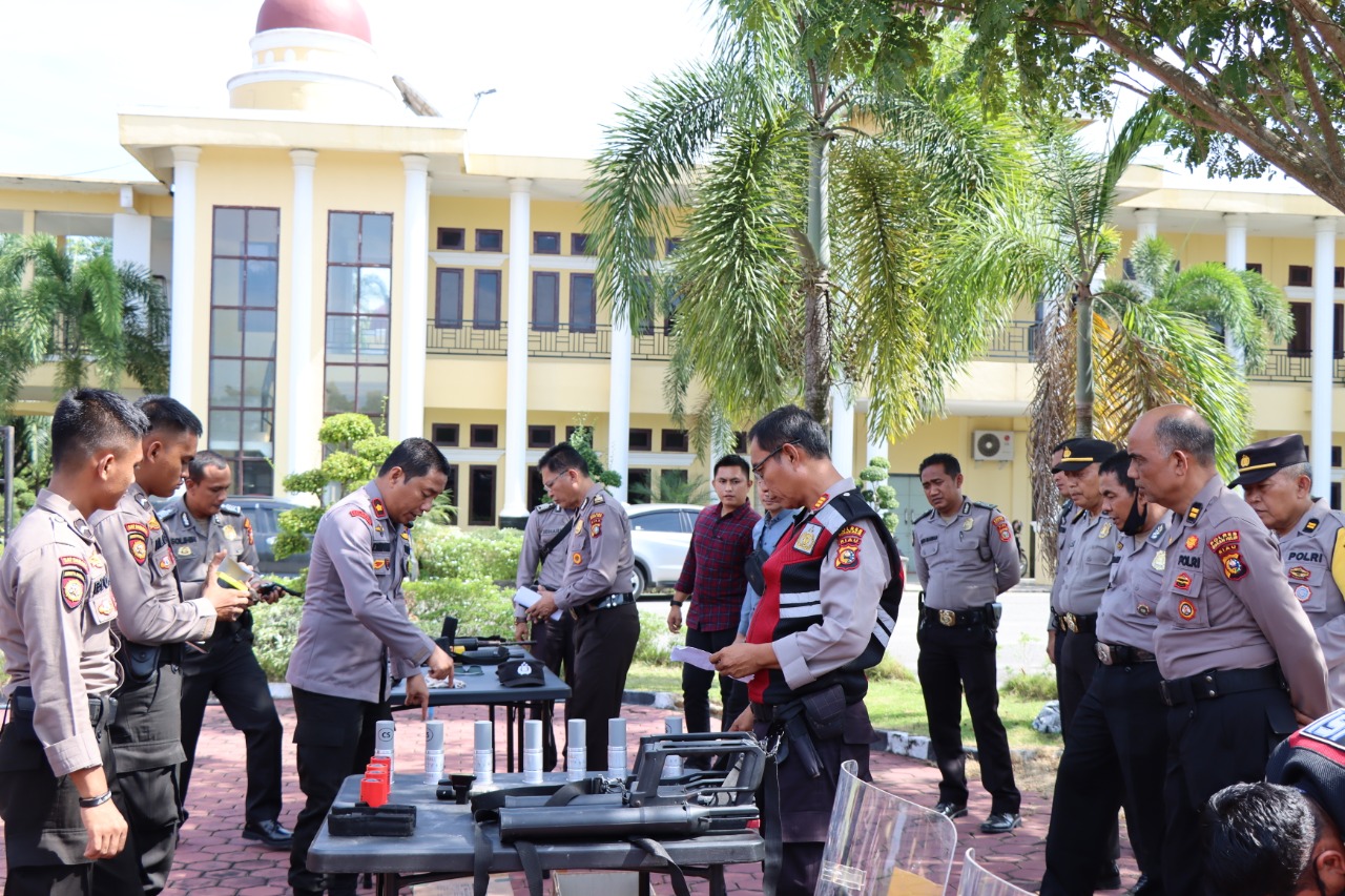Kapolres Rokan Hilir Pimpin Pengecekan Kendaraan Bermotor, Peralatan Dalmas dan Senpi