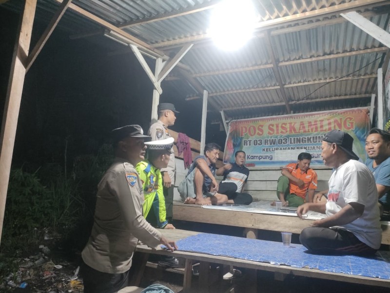 Polsek Bandar Sei Kijang Laksanakan Giat Sambang ke Pos Sat Kamling Kel. Sekijang