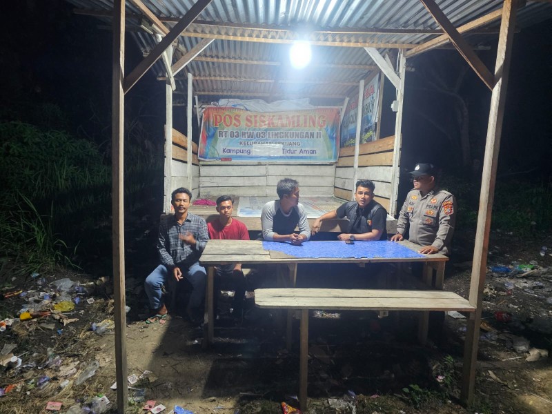 Polsek Bandar Sei Kijang Laksanakan Sambang ke Pos Sat Kamling Kel. Sekijang