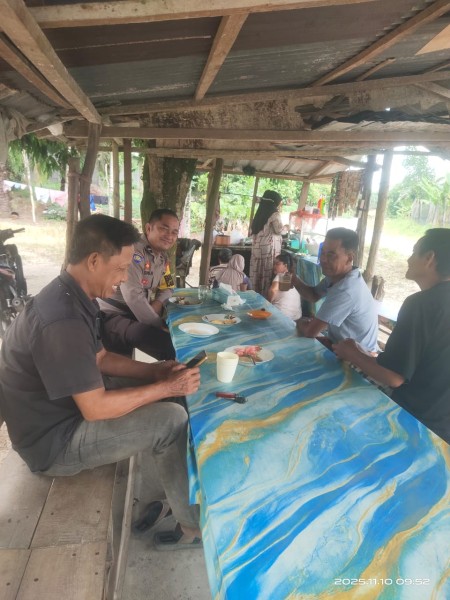 Bhabinkamtibmas Lubuk Ogung Laksanakan Silaturahmi DDS/Sambang Warga dalam Rangka Cooling System