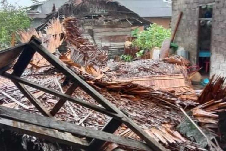Puluhan Rumah Warga di Kabupaten Buru Selatan Rusak Akibat Angin Puting Beliung