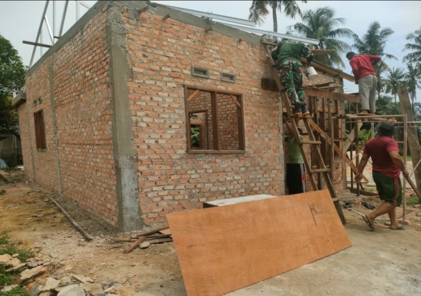 Satgas TMMD Hadirkan Senyum di Rumah Warga Tenayan Raya