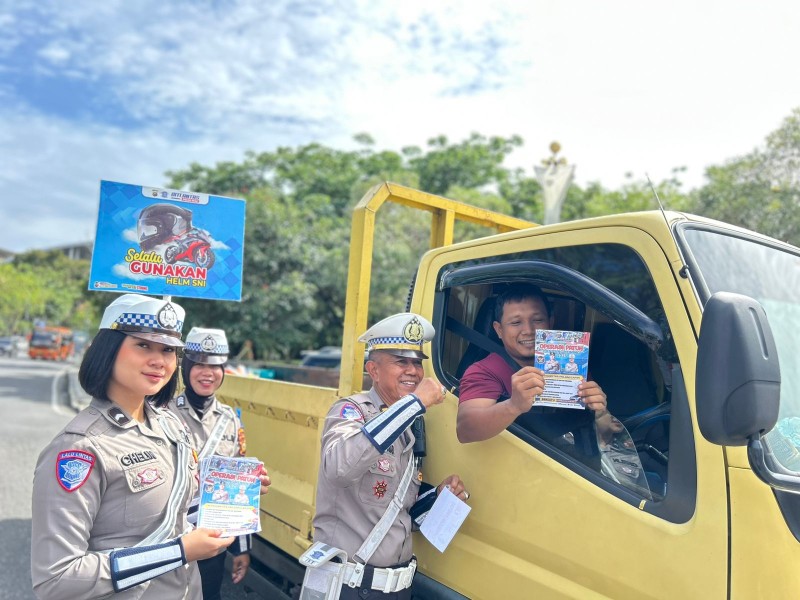 Hari Ketiga Operasi Patuh Lancang Kuning 2025, Ditlantas Polda Riau Gencarkan Sosialisasi kepada Pengendara