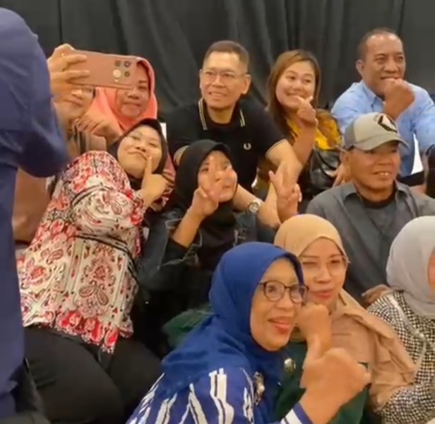 Warga Surabaya–Sidoarjo Ramai Soroti Kerja Nyata dan Momen Haru Silaturahmi Adies Kadir