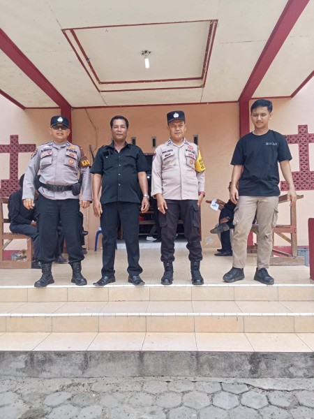 Polsek Bandar Sei Kijang Laksanakan Sterilisasi dan Pengamanan Gereja Hari Paskah Tahun 2026