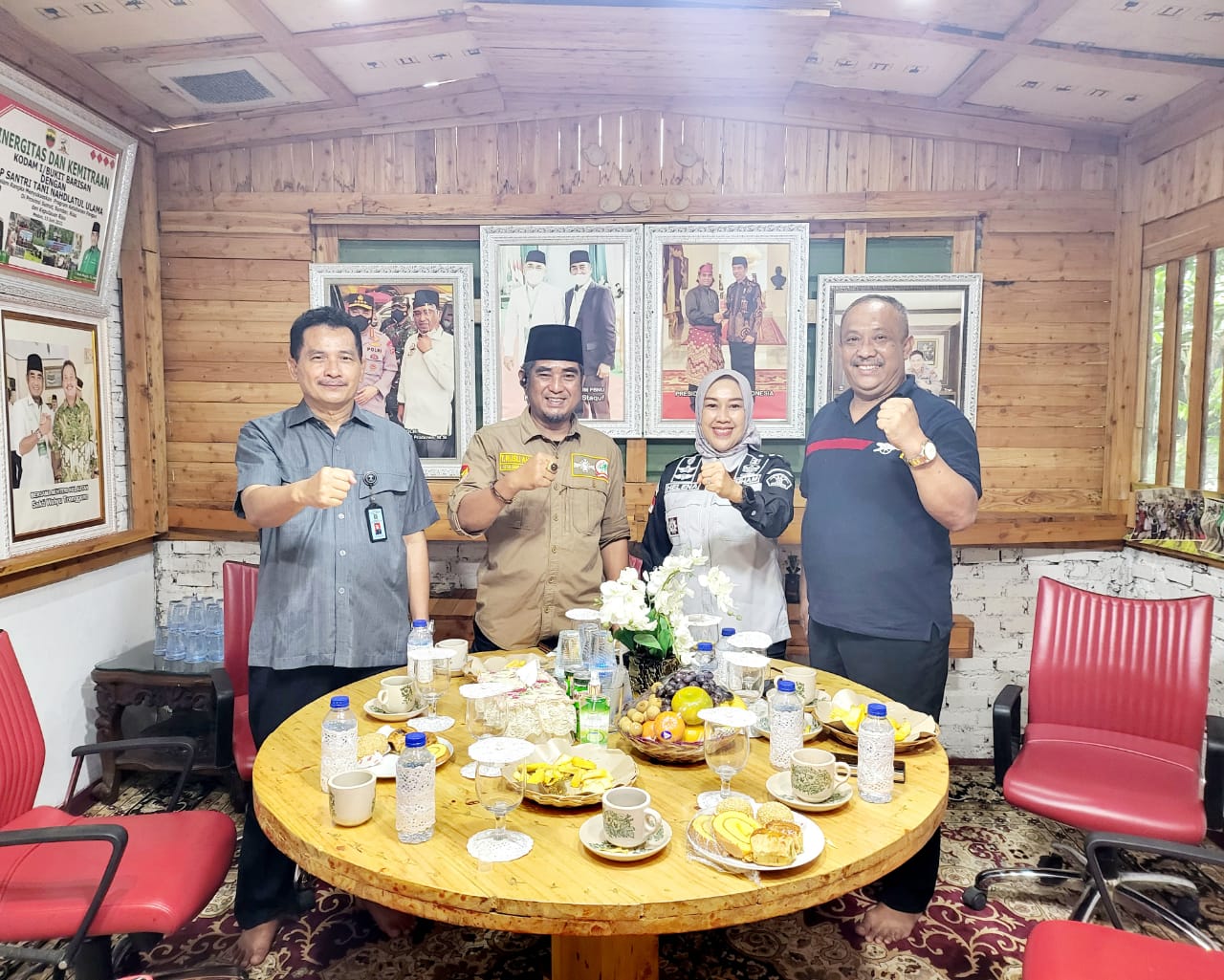 Waketum DPP Perkumpulan Wartawan Media Online Indonesia (PW MOI) H.T. Rusli Ahmad Dikunjungi Rombongan Dari Kemenkumham RI