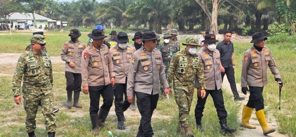 Kodam XIX/Tuanku Tambusai Perkuat Penanganan Karhutla, Pangdam Tinjau Langsung Lokasi di Inhu