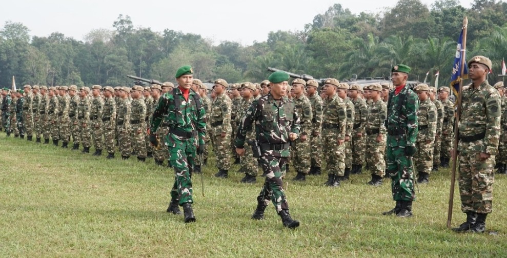 949 Orang Siswa Ikuti Penutupan Pendidikan Dasar Militer dan Pelatihan Manajerial Batch 3 TA. 2025, Begini Pesan Brigjen TNI Dany Rakca