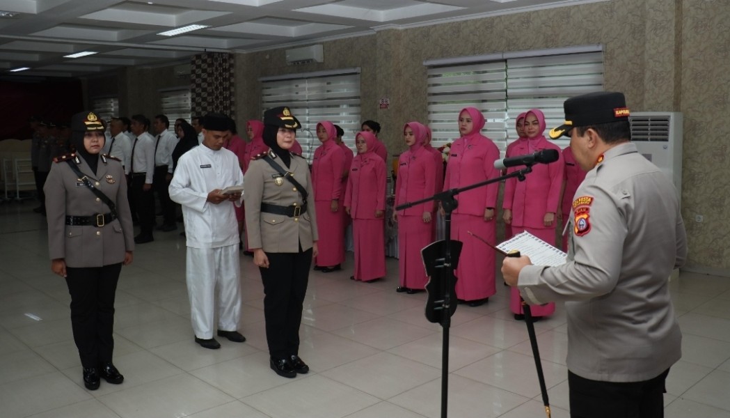Serah Terima Jabatan Kapolsek Senapelan, Kapolresta Pekanbaru Pimpin Upacara di Aula Zapin