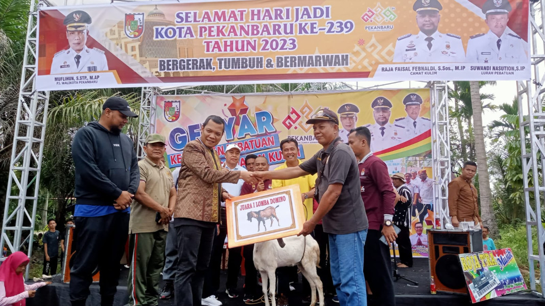 Dihadiri Pj Wali Kota, Kegiatan Jalan Santai dan Senam Massal di Pebatuan Sangat Meriah