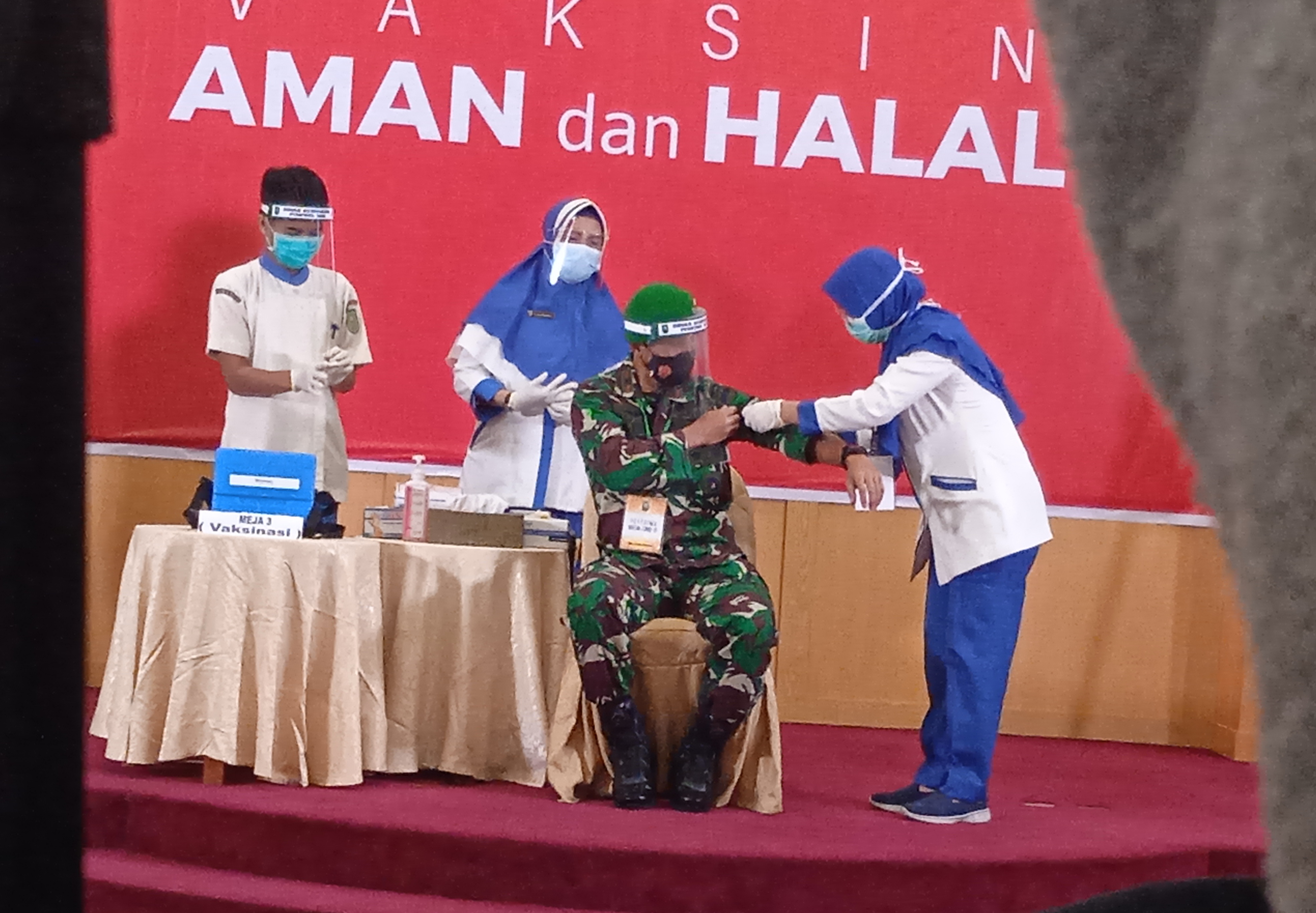 Riau Laksanakan Vaksinasi COVID-19 Tahap Awal Pagi Ini