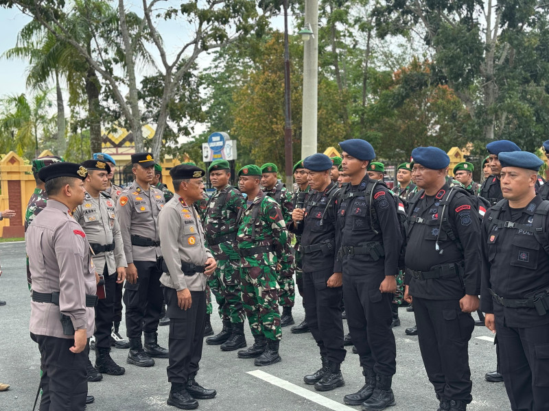 Brimob Polda Riau BKO Polres Siak Perketat Patroli Untuk Kelancaran Rekapitulasi Perhitungan Suara