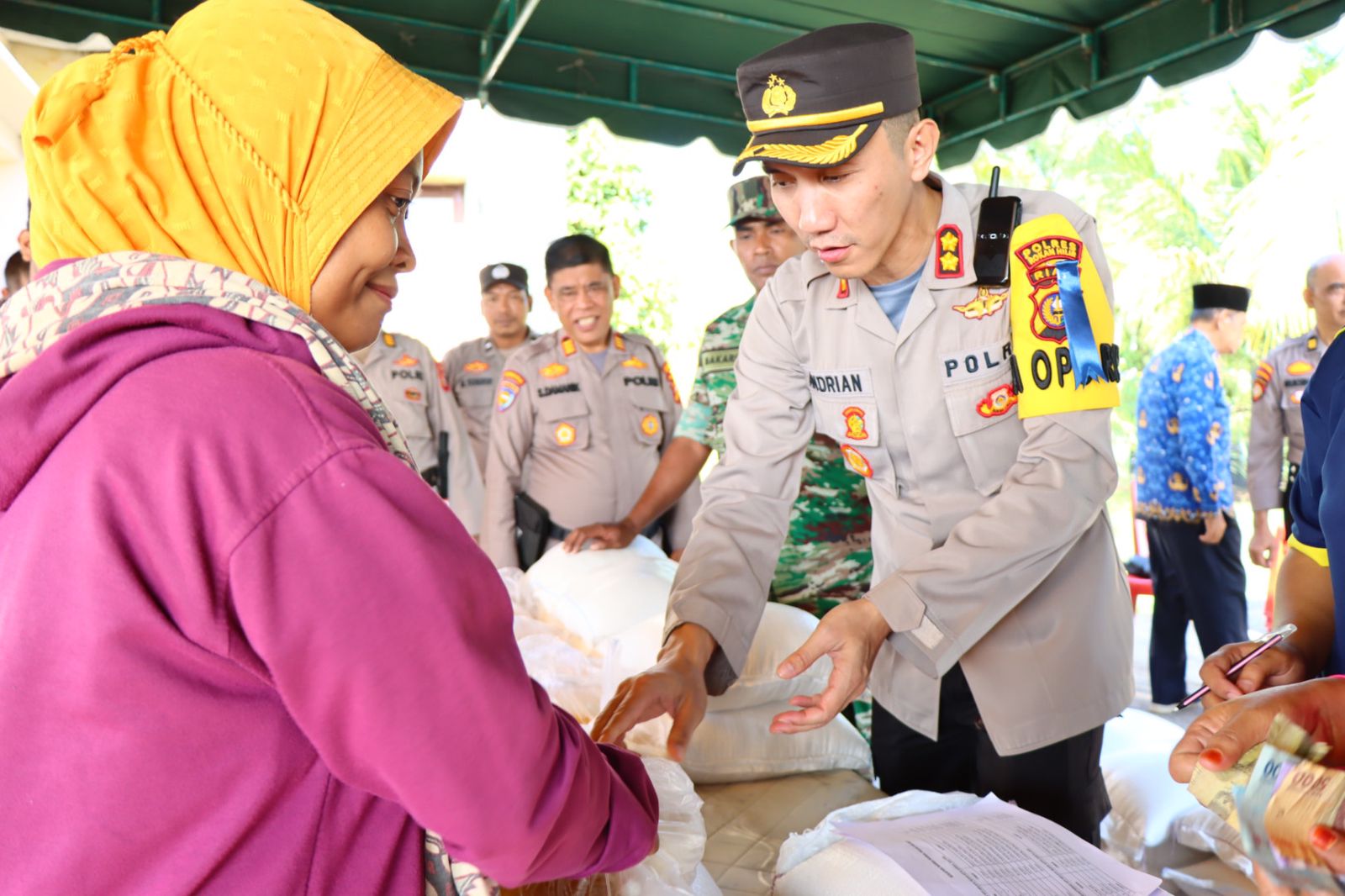 Menjelang Bulan Ramadhan Polres Rohil, Kodim 0321 Dan Dinas Perindustrian Gelar Operasi Pasar Murah