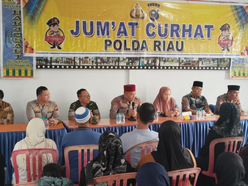 Polda Riau Bersama Polresta Pekanabru Gelar Jumat Curhat di Kecamatan Sukajadi