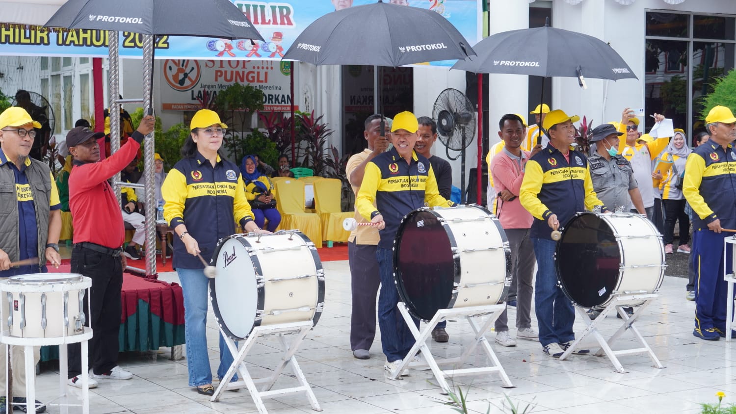 Bupati Rohil Buka Festival Drumband Tingkat SD, SMP, SMA Sederajat