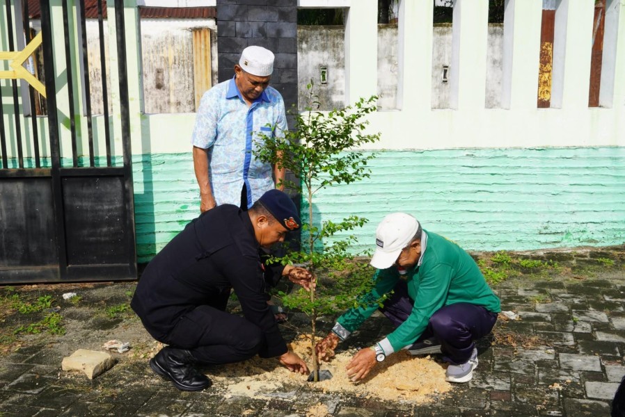 Sambut HUT ke-81 Korps Brimob Polri, Brimob Polda Riau Gelar Bakti Sosial di Masjid Al-Anshor Pekanbaru
