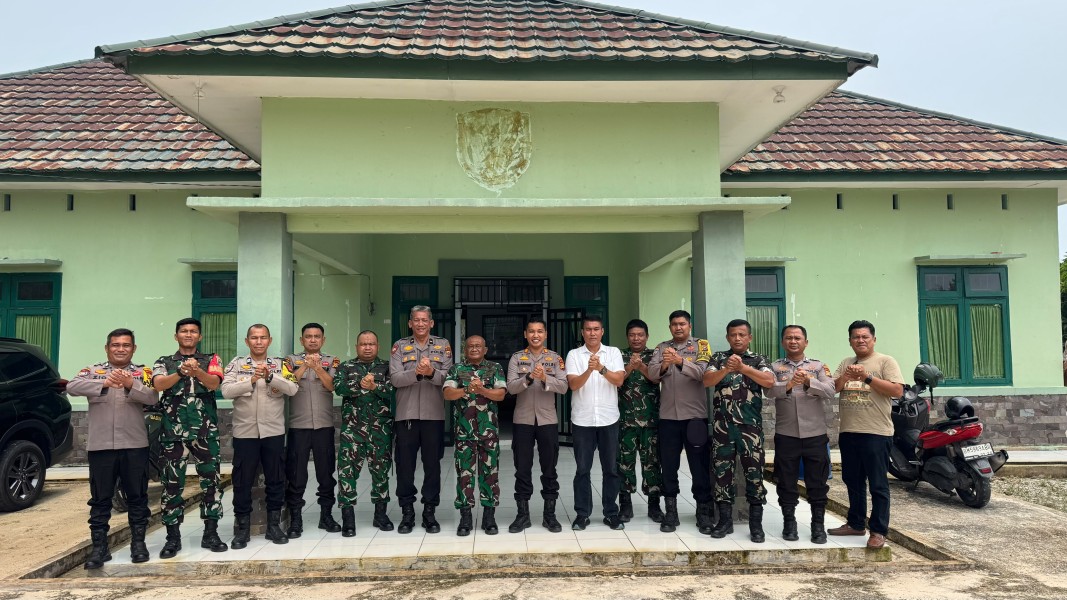 HUT ke-81 TNI, Kapolsek Rumbai Barat Perkuat Sinergitas Bersama Koramil 08/RB