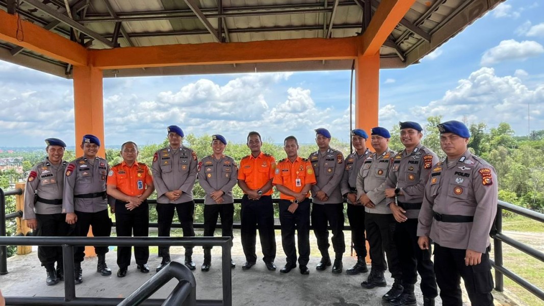 Perkuat Sinergitas dan Kolaborasi, Satpolairud Polres Pelalawan Berkunjung ke Kantor Pencarian dan Pertolongan Kelas A Pekanbaru.