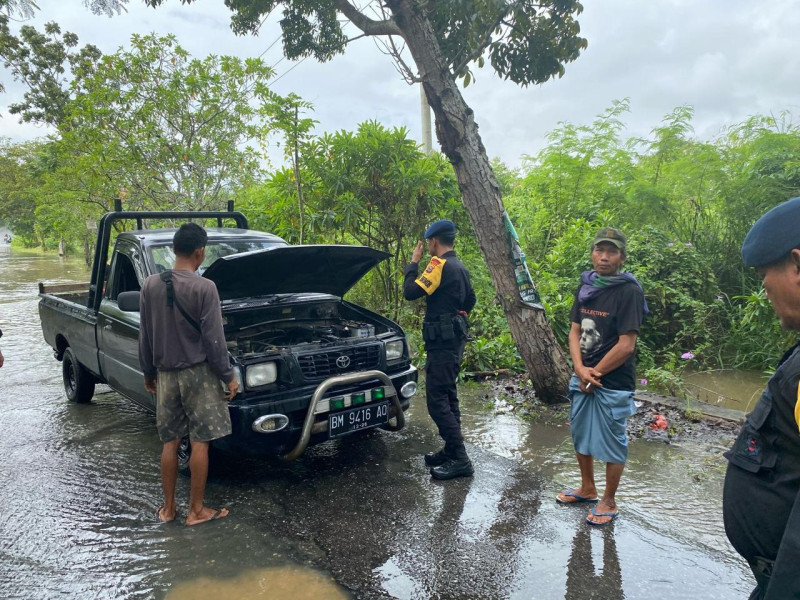 SAR Brimob Polda Riau Gencar Patroli Antisipasi Banjir dan Pantau Ketinggian Air