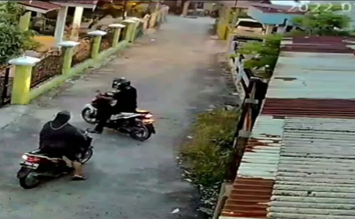 Terekam Hasil CCTV Pekanbaru, Polsek Bukit Raya Buru Begal Payudara