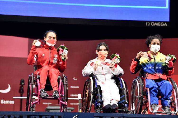 Ni Nengah WidiasihRaih Medali Perak Cabor Angkat Berat Paralimpiade Tokyo 2020