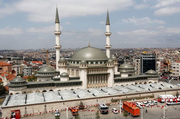 Erdogan Resmikan Masjid Pertama di Taksim Square, Sempat Menuai Protes